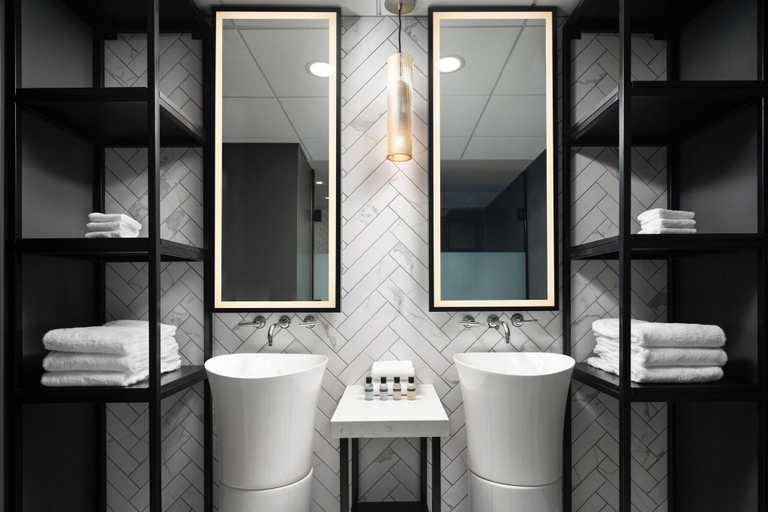 Bathroom 4, Union Club Hotel At Purdue University, Tippecanoe