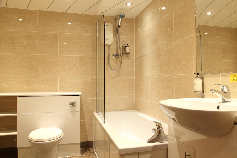 Bathroom, SGE Leapark Hotel, Falkirk