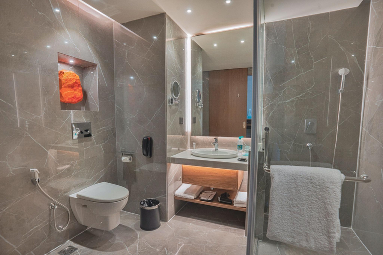 Bathroom 5, Le Meridien Hyderabad, Hyderabad