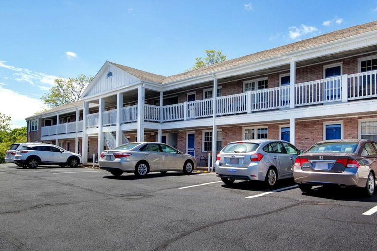 Cape Cod Harbor House Inn, Barnstable