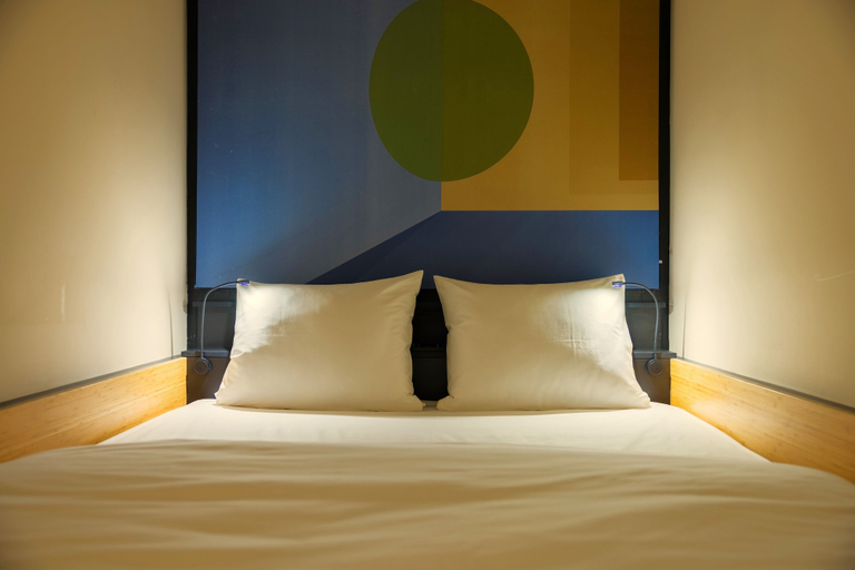Bedroom 4, Poppies, Amsterdam