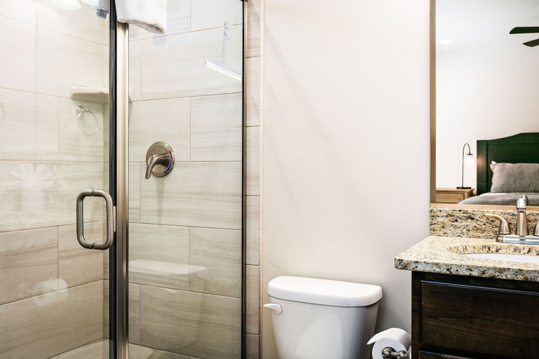 Bathroom 4, Fun Times & Tan Lines by RedAwning, Washington