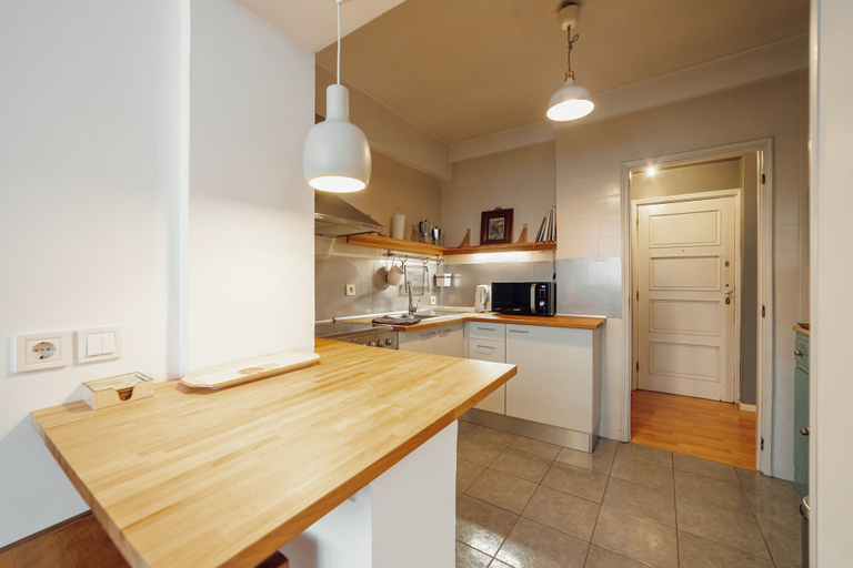 Others 5, Sunny & Bright Duplex by Vacationy, Porto