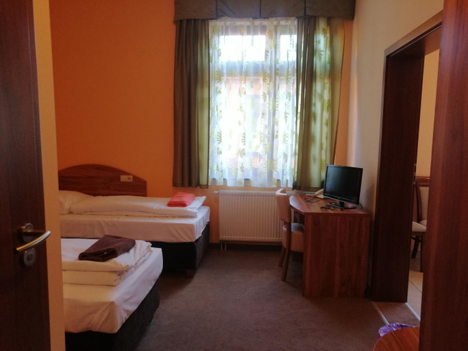 Bedroom 2, Pensjonat Olympia w Przesiece, Jelenia Góra