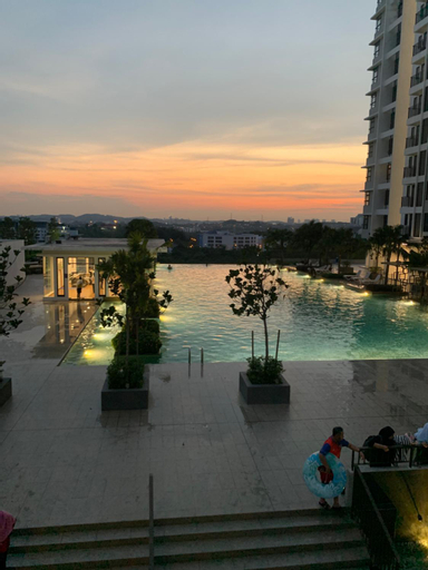 Exterior & Views 9
