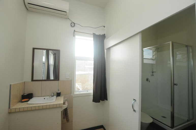 Bathroom 2, Talofa Inn, Vaimauga West