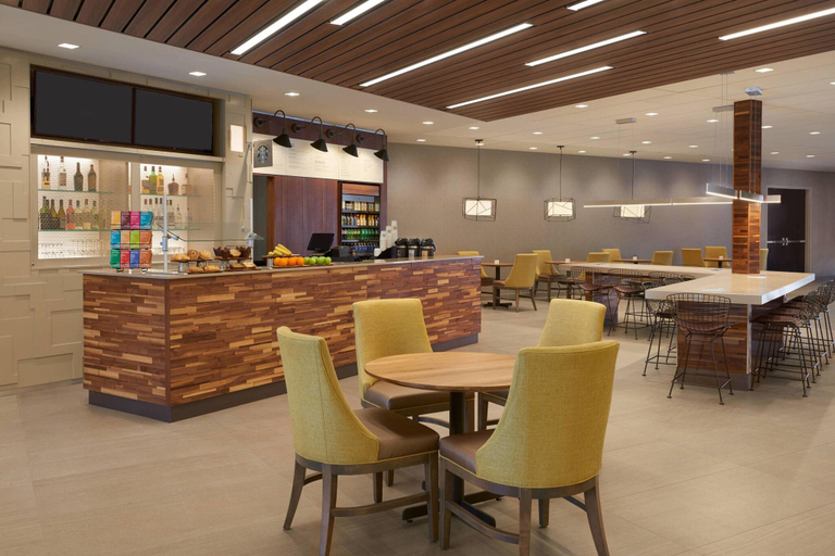 Food & Drinks 5, Courtyard by Marriott Oshawa, Durham