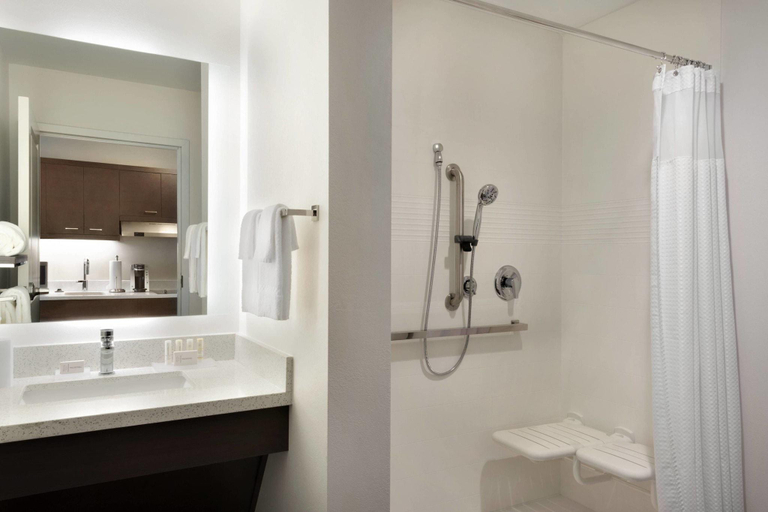 Bathroom 5, TownePlace Suites by Marriott Minooka, Grundy