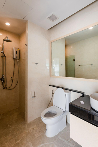 Bathroom 2, Palmetto Condominium, Phuket Island
