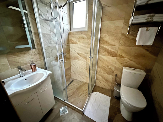 Bathroom 4, Akhdar Apartments