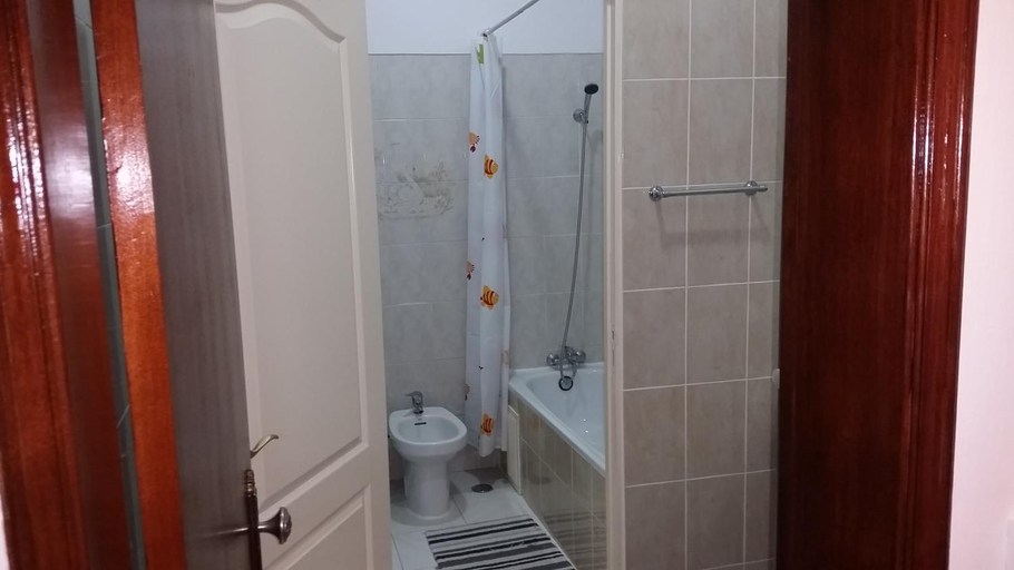 Others 5, Hostel 15, Lisbon
