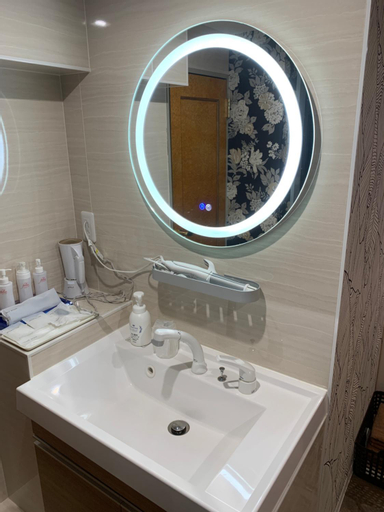 Bathroom 10