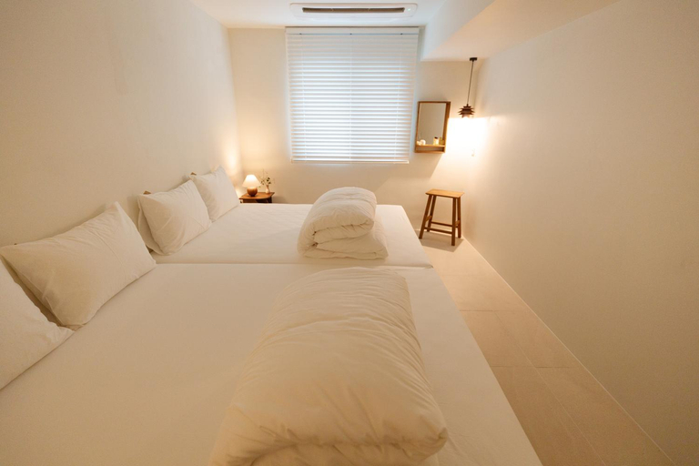 Bedroom 5, White Linen House, Gangnam