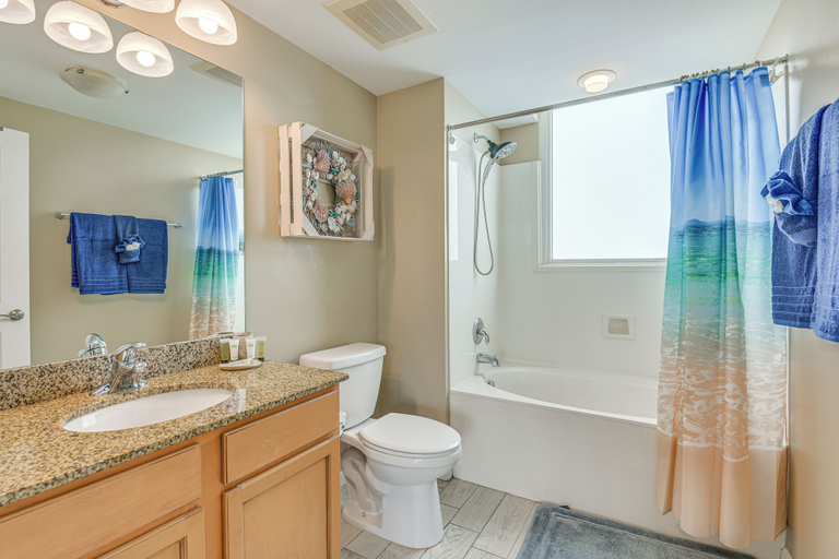 Bathroom 5, Walk to Beach: Poolside Oasis in Palms of Destin!, Okaloosa