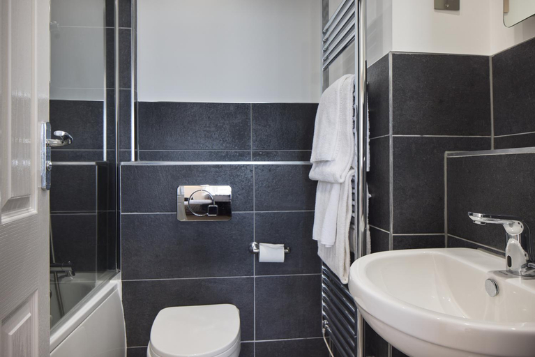 Bathroom 4, Best Western Lansdowne Hotel, East Sussex
