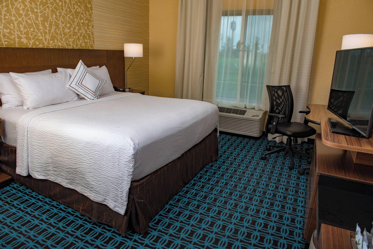 Bedroom 3, Fairfield Inn & Suites Anderson, Madison