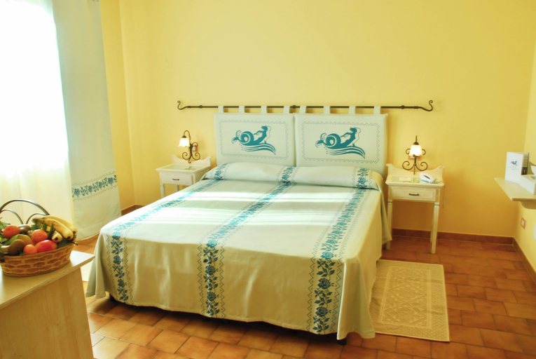 Bedroom 4, Hotel con piscina a La Maddalena, Olbia-Tempio
