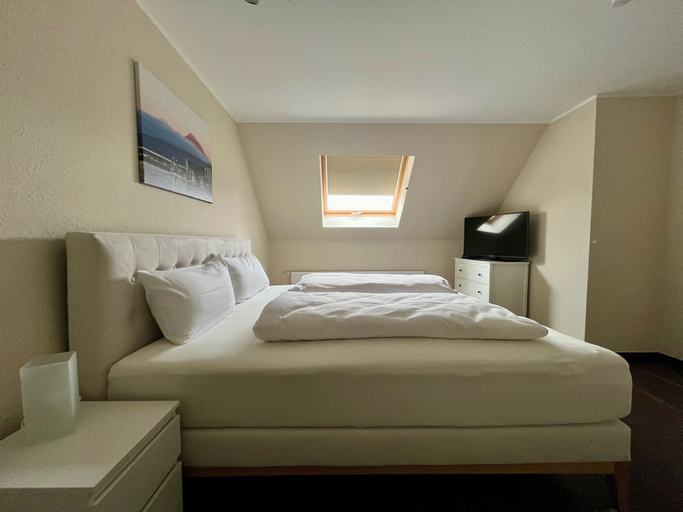 Bedroom 2, Troll's Brauhaus Hotel, Hochsauerlandkreis