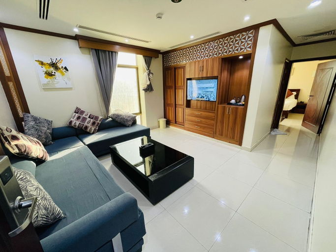 Others 5, linapark 1, Al Khobar