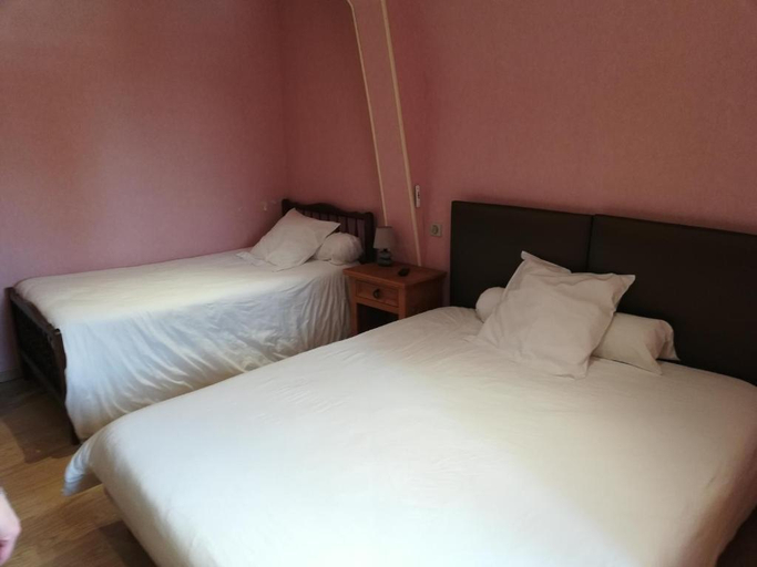 Bedroom 3, Logis Hotel De La Poste - Chez Cecile, Saône-et-Loire