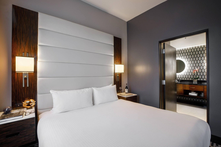 Bedroom 2, Hotel Metro, Milwaukee