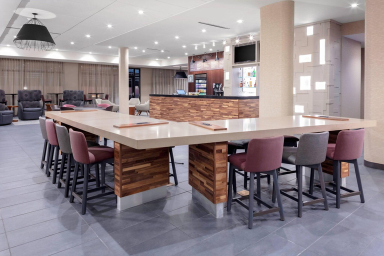 Food & Drinks 5, Courtyard by Marriott Cincinnati Mason, Warren