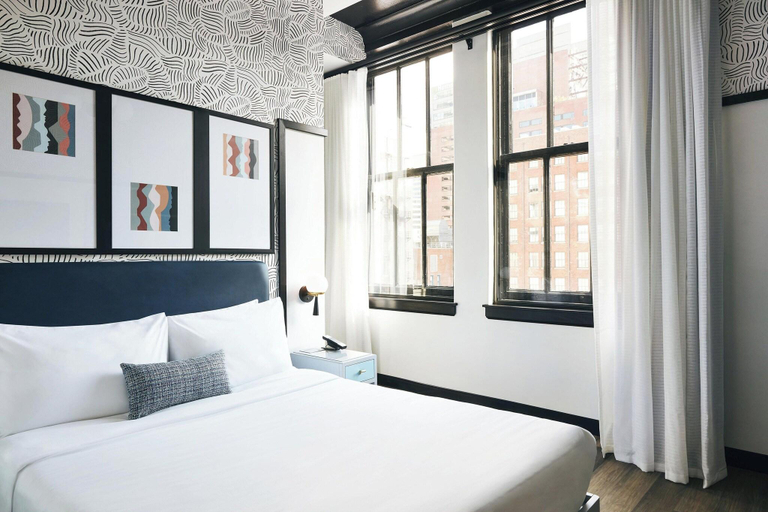 Bedroom 2, Kinley Cincinnati Downtown, a Tribute Portfolio Ho, Cincinnati