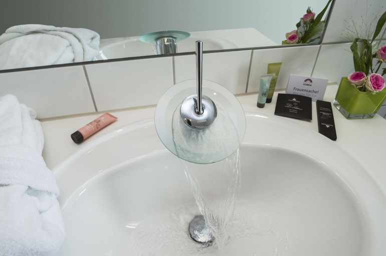 Bathroom 3, Hotel Gloria Superior, Stuttgart