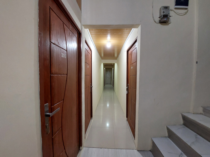Exterior & Views 29