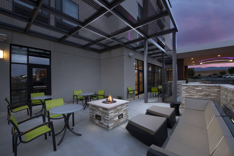 Food & Drinks 5, Springhill Suites By Marriott Albuquerque North/Jo, Bernalillo