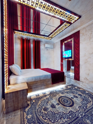 Others 4, Leon Hotel, Abşeron