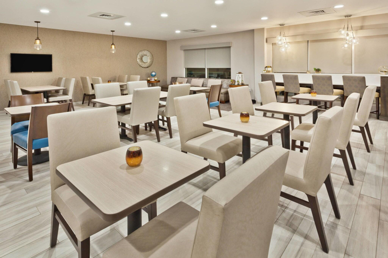 Food & Drinks 5, TownePlace Suites Dothan, Houston