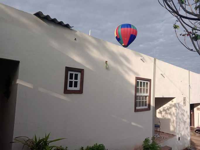 Exterior & Views