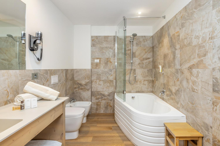 Bathroom 5, Miraval Hotel, Trento