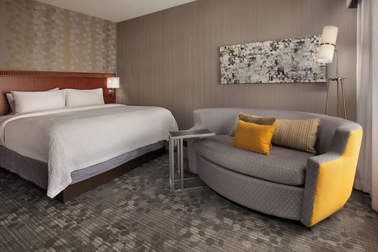 Bedroom 4, Courtyard by Marriott Harrisburg Hershey, Dauphin