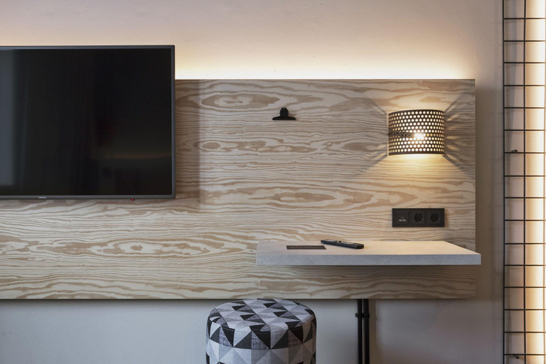 Bedroom 5, Moxy Duesseldorf South, Düsseldorf