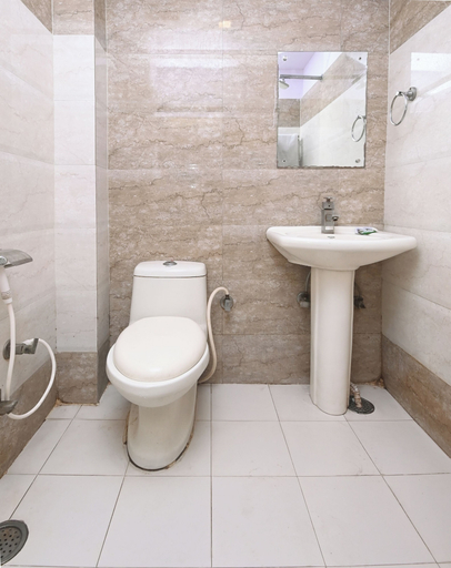 Bathroom 4, Hotel Sanjary Palace, Jaipur