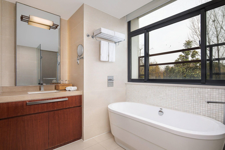 Bathroom 4, Courtyard By Marriott Wuxi Lihu Lake, Wuxi