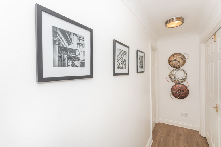Others 5, Crescent Mews, Bath and North East Somerset