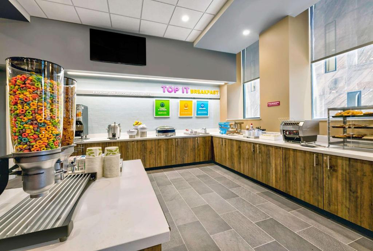 Food & Drinks 5, Tru By Hilton Minneapolis Downtown, Hennepin