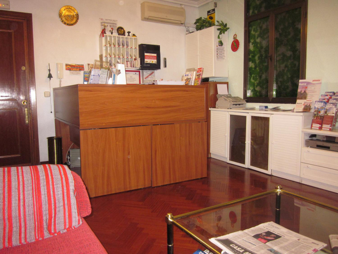 Public Area, Hostal Esmeralda, Madrid