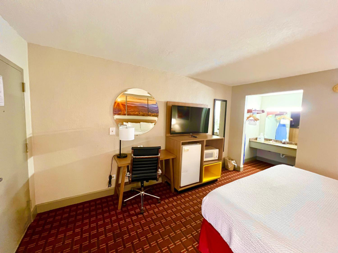 Bedroom 3, Days Inn by Wyndham Athens, McMinn