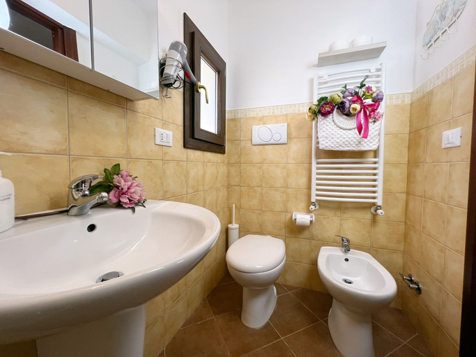 Bathroom 5, La Maison One B&B, Brindisi