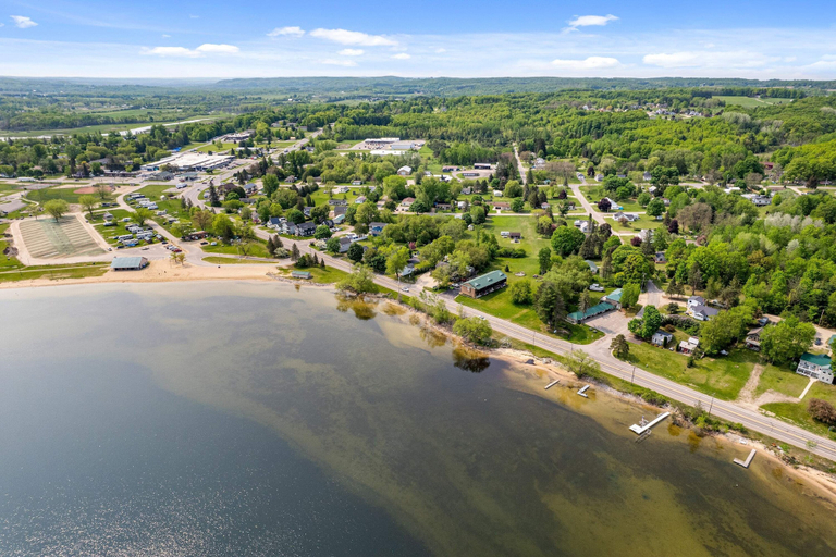 Others 5, South Arm Retreats Standard Room 5, Charlevoix