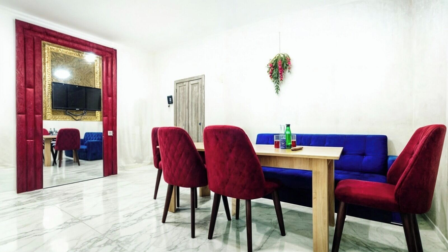 Others 3, Leon Hotel, Abşeron