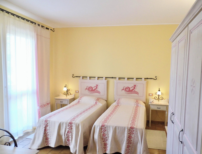 Bedroom 3, Hotel con piscina a La Maddalena, Olbia-Tempio