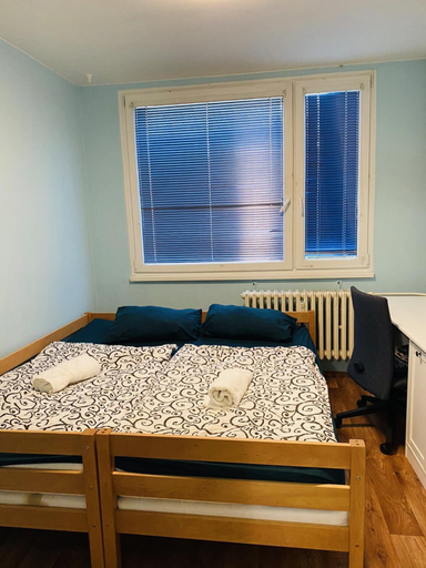 Bedroom 3, Stunning 2-bed Apartment in Praha 4, Praha 12