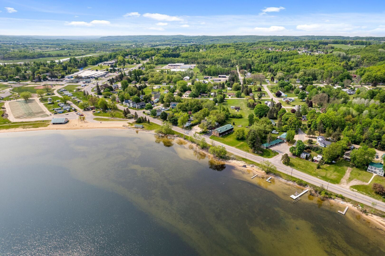 Others 4, South Arm Retreats Standard Room 4, Charlevoix