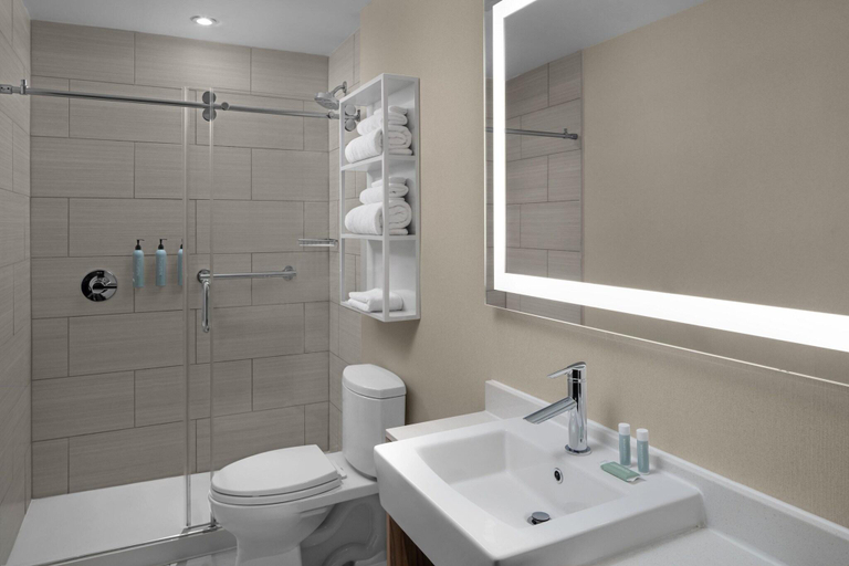 Bathroom 4, Courtyard by Marriott New York World Trade Center Area, New York