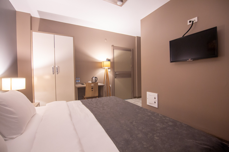 Bedroom 5, Staron Hotel, Merkez